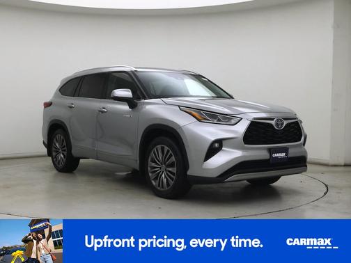 Silver 2021 Toyota Highlander Hybrid Platinum