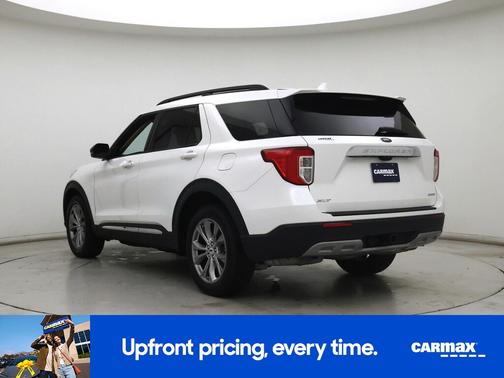White 2022 Ford Explorer XLT