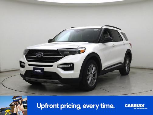 White 2022 Ford Explorer XLT