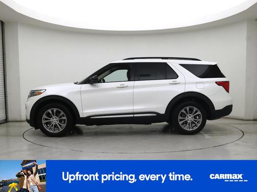 White 2022 Ford Explorer XLT