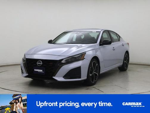 Gray 2023 Nissan Altima SR