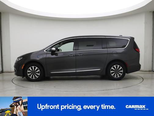 Gray 2023 Chrysler Pacifica Hybrid Limited