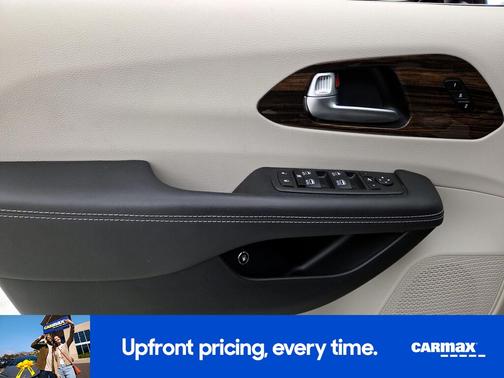 Gray 2023 Chrysler Pacifica Hybrid Limited