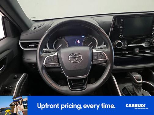 Black 2022 Toyota Highlander XSE