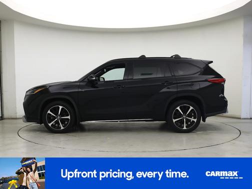 Black 2022 Toyota Highlander XSE