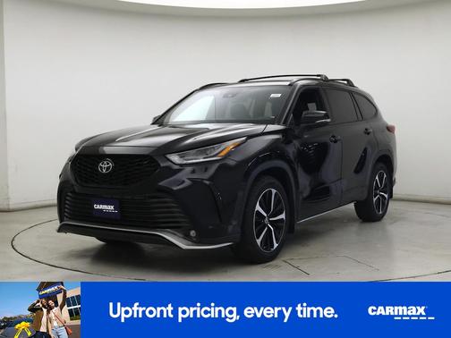 Black 2022 Toyota Highlander XSE