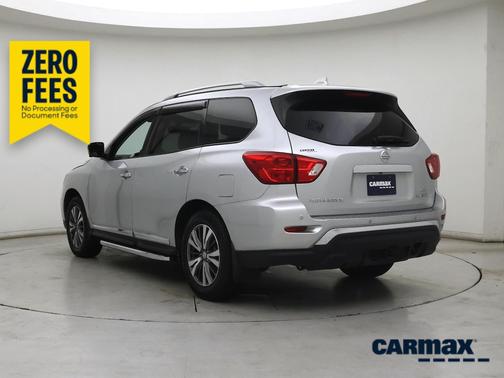 Silver 2019 Nissan Pathfinder Platinum