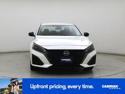 White 2023 Nissan Altima SR