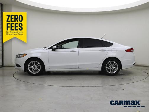 White 2018 Ford Fusion SE