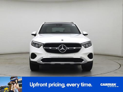 White 2023 Mercedes-Benz GLC 300