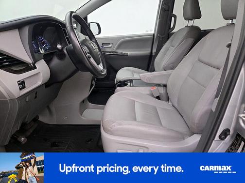 2018 Toyota Sienna XLE