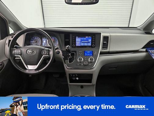 2018 Toyota Sienna XLE