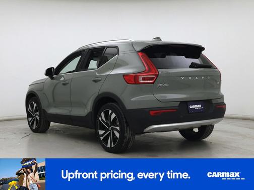 2025 Volvo XC40 B5 Plus Bright Theme