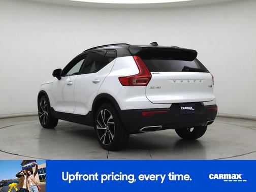 White 2019 Volvo XC40 T5 R-Design