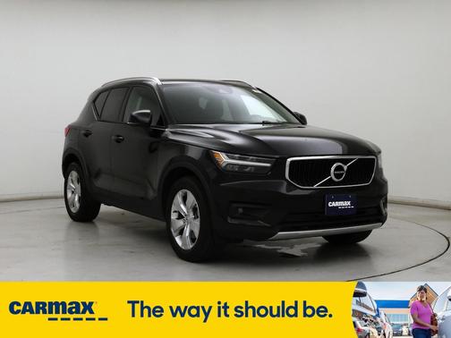 2021 Volvo XC40 T5 Momentum