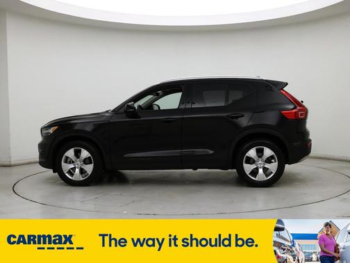 2021 Volvo XC40 T5 Momentum