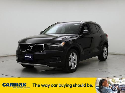 2021 Volvo XC40 T5 Momentum