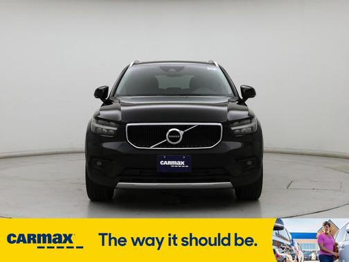 2021 Volvo XC40 T5 Momentum