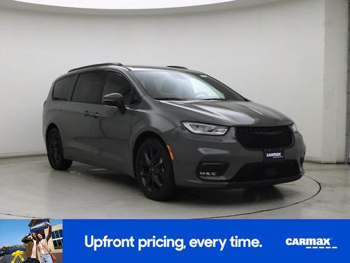Gray 2023 Chrysler Pacifica Touring L