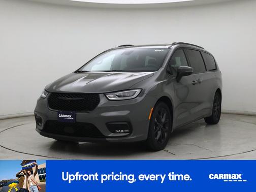 Gray 2023 Chrysler Pacifica Touring L
