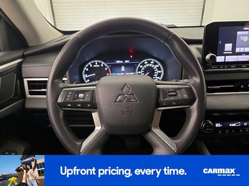 Black 2022 Mitsubishi Outlander ES