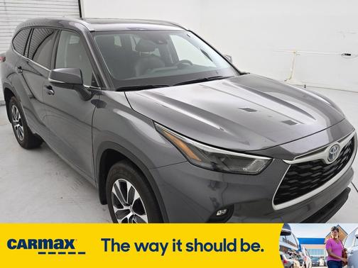 2022 Toyota Highlander Hybrid XLE