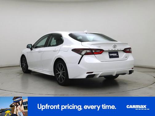 White 2023 Toyota Camry SE