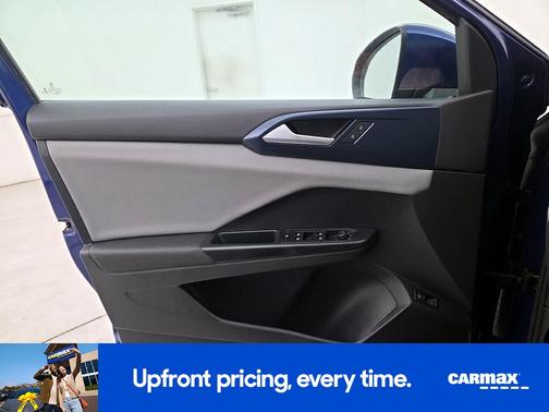 Blue 2022 Volkswagen Taos SE