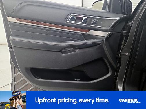 Gray 2017 Ford Explorer Platinum