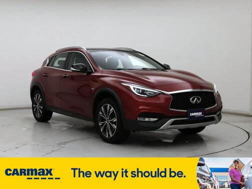 2017 INFINITI QX30 Premium