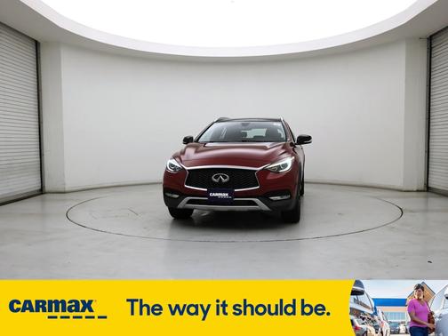 2017 INFINITI QX30 Premium