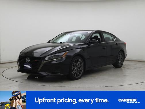 Black 2023 Nissan Altima SR