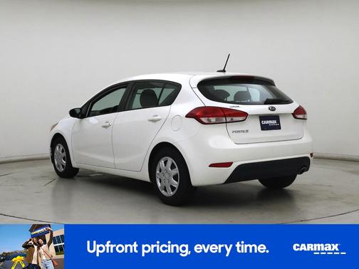 White 2017 Kia Forte5 LX