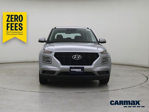 Silver 2022 Hyundai VENUE SE