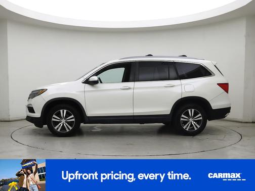 White 2016 Honda Pilot EX