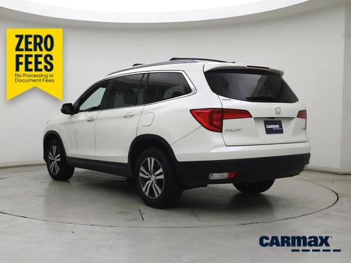 White 2016 Honda Pilot EX