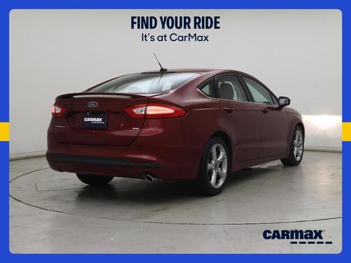 Red 2015 Ford Fusion SE