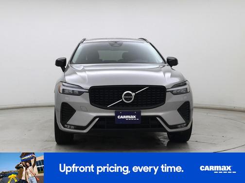 2023 Volvo XC60 B5 Ultimate Dark Theme