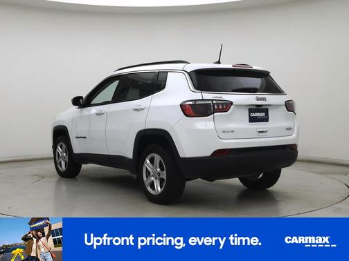 White 2022 Jeep Compass Latitude