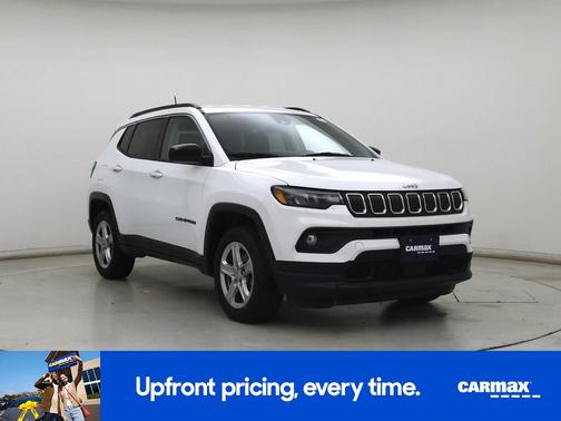 White 2022 Jeep Compass Latitude