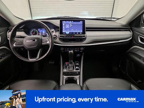 White 2022 Jeep Compass Latitude