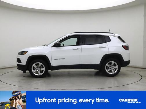 White 2022 Jeep Compass Latitude