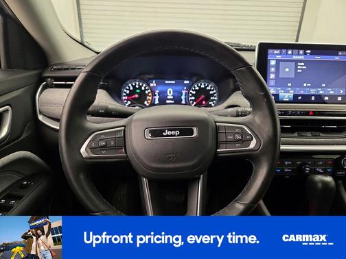White 2022 Jeep Compass Latitude