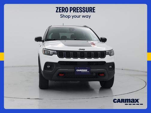 White 2023 Jeep Compass Trailhawk