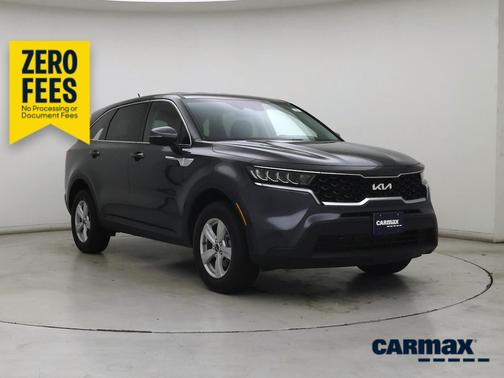 Gray 2023 Kia Sorento LX