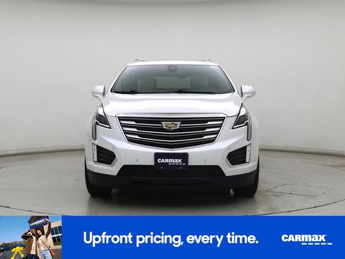 White 2017 Cadillac XT5 Luxury