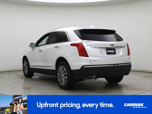 White 2017 Cadillac XT5 Luxury