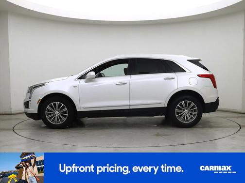 White 2017 Cadillac XT5 Luxury