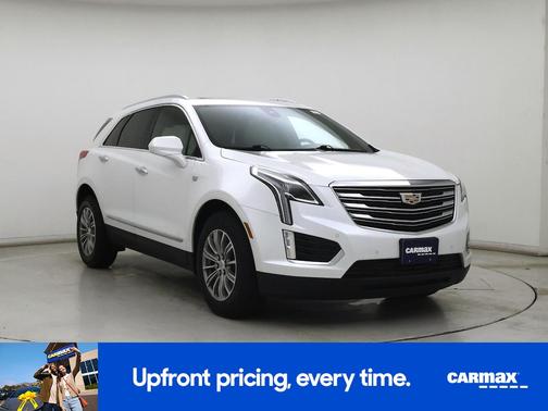 White 2017 Cadillac XT5 Luxury