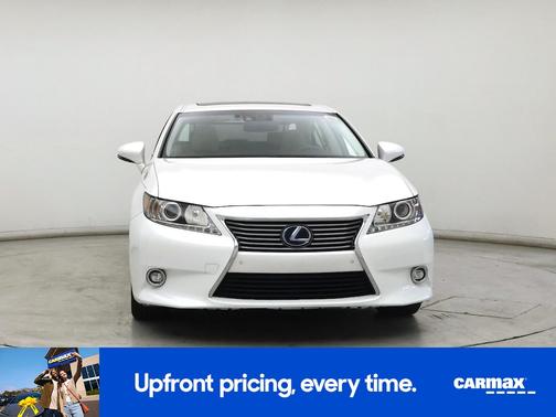 White 2015 Lexus ES 300h